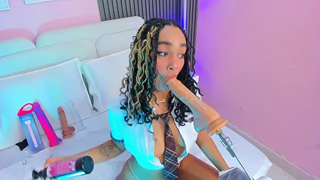 Clawdeen  wolf online show from 06-16-26, 07:58