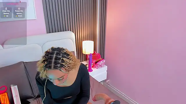 Clawdeen  wolf online show from 12-18-25, 08:45