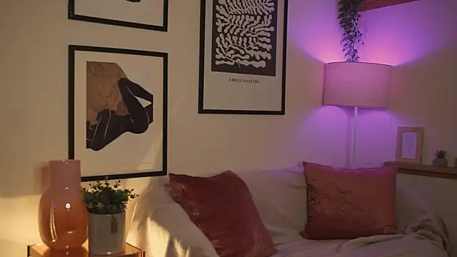 midnightbby  online show from 01-10-26, 02:56