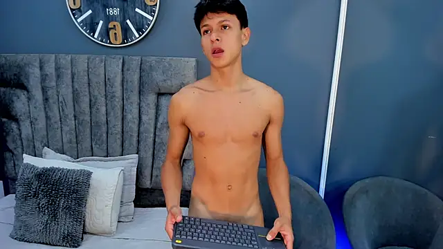 stephane rouss online show from 10-28-25, 09:14