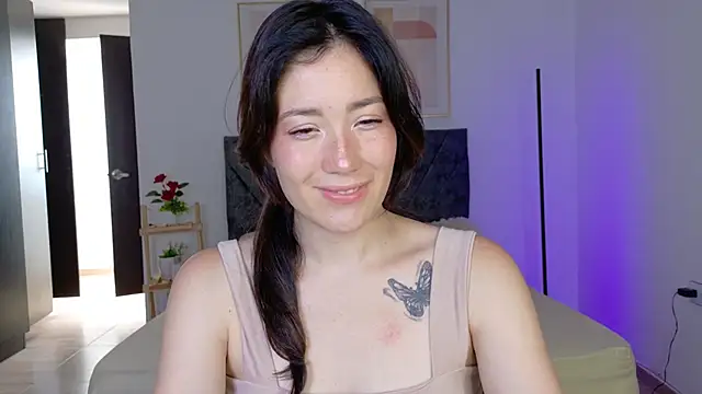 Snapshot of Eliih_01 chatting on 10-01-25, 02:43 Eliih 01 online show from 10-01-25, 02:43