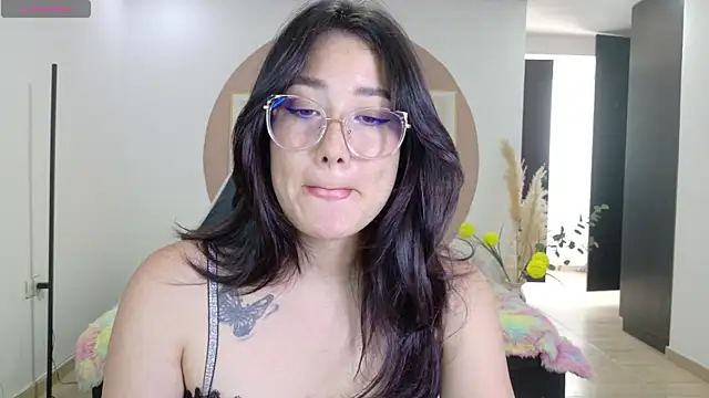 Eliih 01 online show from 07-16-26, 07:00