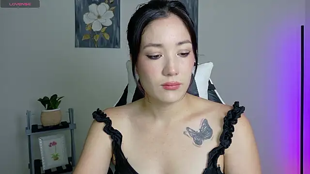 Snapshot of Eliih_01 chatting on 02-26-26, 05:02 Eliih 01 online show from 02-26-26, 05:02