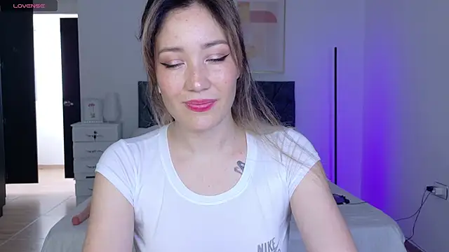 Snapshot of Eliih_01 chatting on 09-17-25, 05:48 Eliih 01 online show from 09-17-25, 05:48