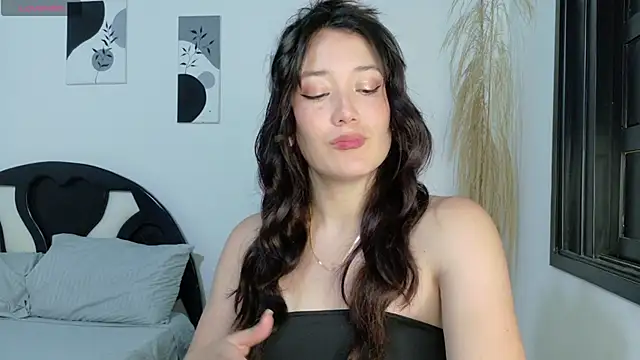 Eliih 01 online show from 06-14-26, 08:32
