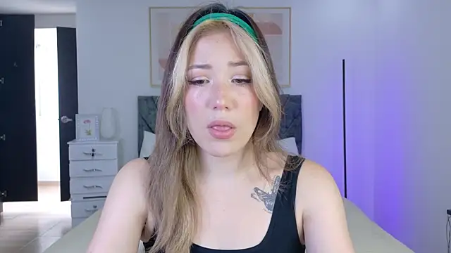 Snapshot of Eliih_01 chatting on 09-12-25, 06:07 Eliih 01 online show from 09-12-25, 06:07