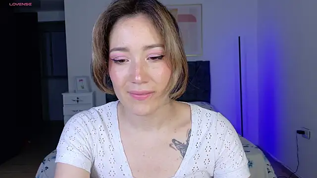 Snapshot of Eliih_01 chatting on 09-23-25, 02:07 Eliih 01 online show from 09-23-25, 02:07