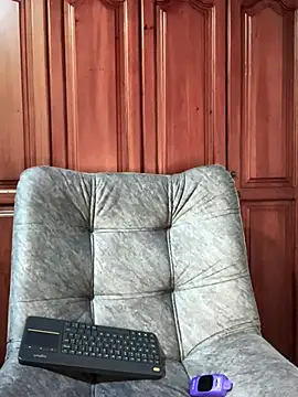 KaditaNavarro online show from 09-16-25, 12:00