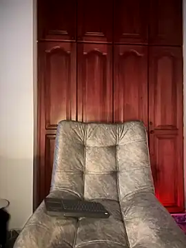 KaditaNavarro online show from 11-23-25, 06:07