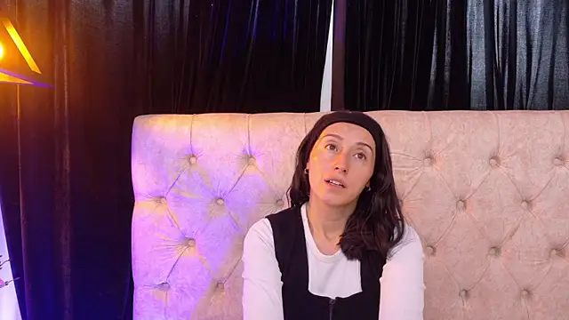 Ginevra esposito online show from 07-08-26, 07:03