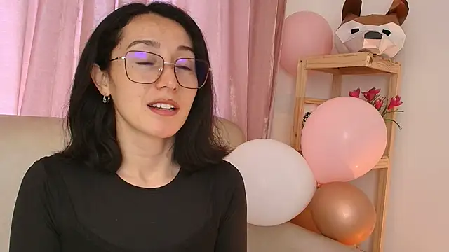 Ginevra esposito online show from 04-16-26, 12:39