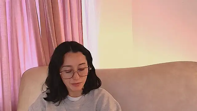 Snapshot of Ginevra_esposito chatting on 05-15-26, 12:47 Ginevra esposito online show from 05-15-26, 12:47