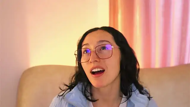 Snapshot of Ginevra_esposito chatting on 05-19-26, 12:56 Ginevra esposito online show from 05-19-26, 12:56