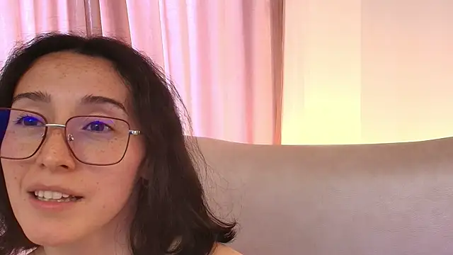 Snapshot of Ginevra_esposito chatting on 04-29-26, 05:30 Ginevra esposito online show from 04-29-26, 05:30