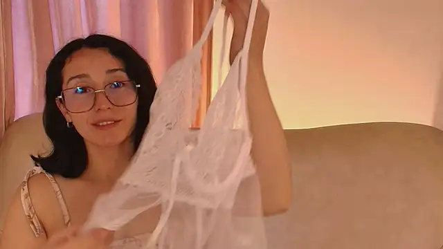 Snapshot of Ginevra_esposito chatting on 05-11-26, 12:50 Ginevra esposito online show from 05-11-26, 12:50