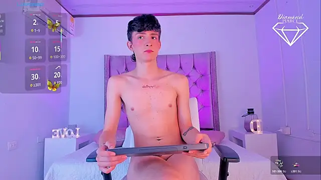 Diamond Piarce online show from 10-25-25, 04:22