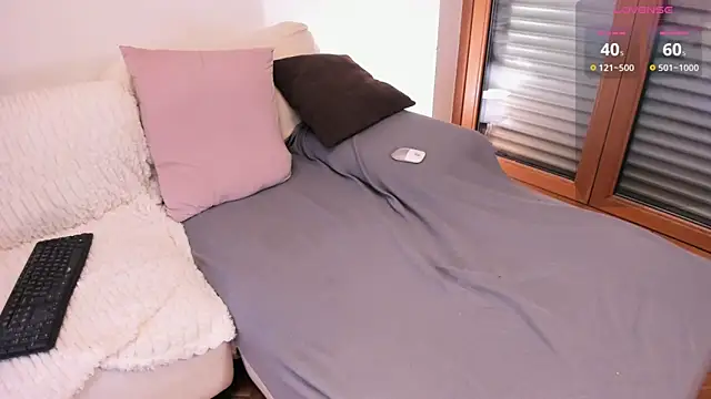 Snapshot of JaneLyrne chatting on 02-11-26, 05:46 JaneLyrne online show from 02-11-26, 05:46