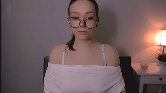 Snapshot of KatySensualy chatting on 04-28-26, 04:11 KatySensualy online show from 04-28-26, 04:11