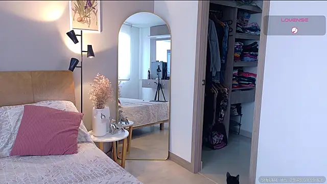 sarah rayy online show from 11-09-25, 05:06