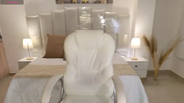 Viictoria jones online show from 04-14-26, 01:10