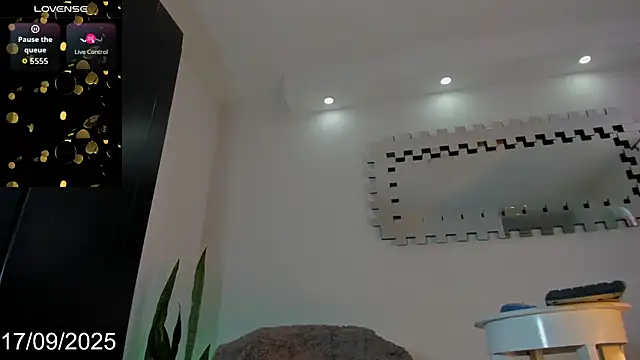 Snapshot of Luck_Andrew chatting on 09-17-25, 08:44 Luck Andrew online show from 09-17-25, 08:44