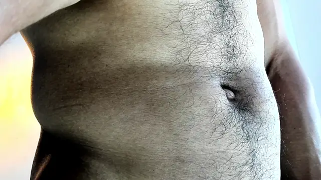 latinhotmuscle online show from 12-22-25, 02:33