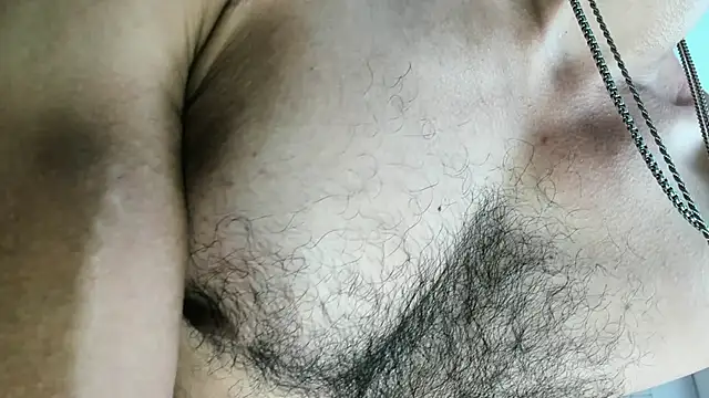 Snapshot of latinhotmuscle chatting on 05-27-26, 09:22 latinhotmuscle online show from 05-27-26, 09:22