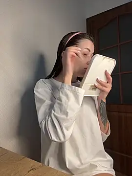 Snapshot of vexlana chatting on 10-26-25, 01:22 vexlana online show from 10-26-25, 01:22