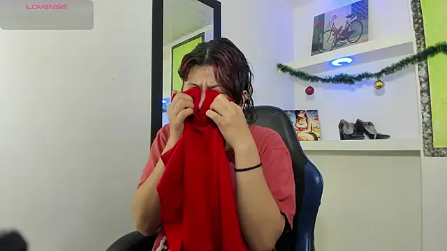 Raven Rouge  online show from 01-06-26, 03:32