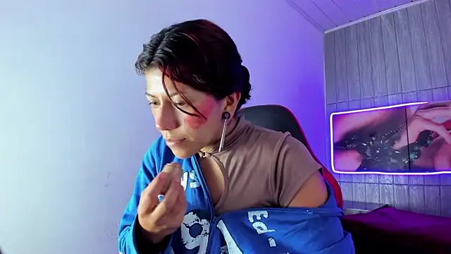 Raven Rouge  online show from 01-16-26, 07:51