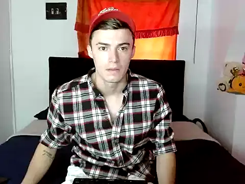 Snapshot of Ken_bigcock77 chatting on 09-24-25, 05:08 Ken bigcock77 online show from 09-24-25, 05:08