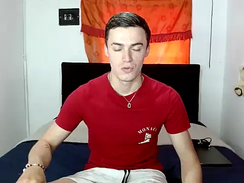 Snapshot of Ken_bigcock77 chatting on 09-25-25, 06:14 Ken bigcock77 online show from 09-25-25, 06:14