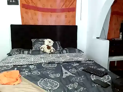 Snapshot of Ken_bigcock77 chatting on 12-02-25, 11:28 Ken bigcock77 online show from 12-02-25, 11:28