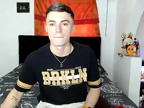 Snapshot of Ken_bigcock77 chatting on 10-20-25, 09:15 Ken bigcock77 online show from 10-20-25, 09:15