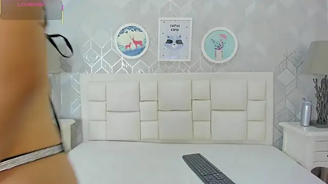 naia cox online show from 04-11-26, 03:36