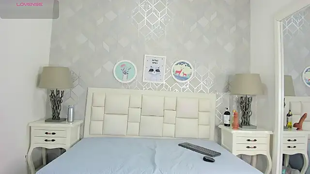 naia cox online show from 03-21-26, 03:52