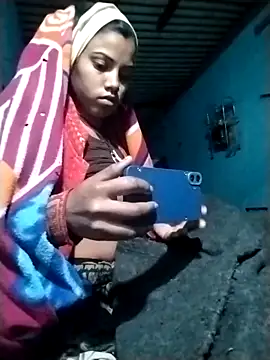 Hot-qwer online show from 12-17-25, 10:04