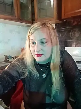 Snapshot of XHelenaX90 chatting on 10-18-25, 01:46 XHelenaX90 online show from 10-18-25, 01:46