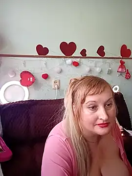 Snapshot of XHelenaX90 chatting on 02-08-25, 11:22 XHelenaX90 online show from 02-08-25, 11:22