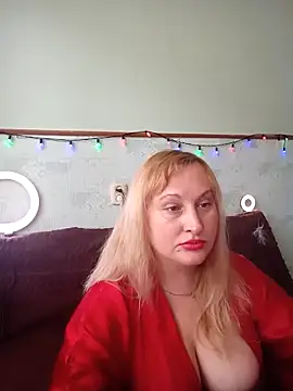 Snapshot of XHelenaX90 chatting on 03-14-25, 11:45 XHelenaX90 online show from 03-14-25, 11:45