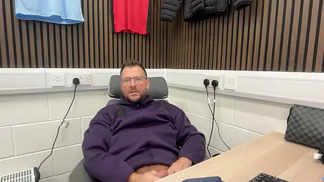 bilf1978 online show from 02-12-26, 07:41