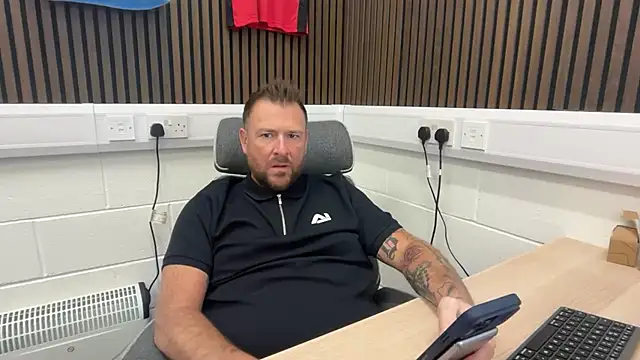 bilf1978 online show from 02-25-26, 07:41