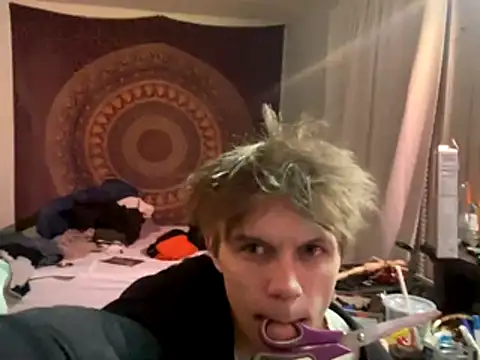 XanderOzzz online show from 11-04-25, 10:52