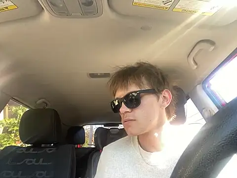 XanderOzzz online show from 10-15-25, 06:05