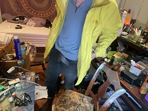 XanderOzzz online show from 10-29-25, 06:51