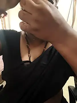 Snapshot of Tamil-rami chatting on 11-12-25, 09:35 Tamil-rami online show from 11-12-25, 09:35