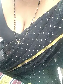 Snapshot of Tamil-rami chatting on 09-11-25, 04:45 Tamil-rami online show from 09-11-25, 04:45