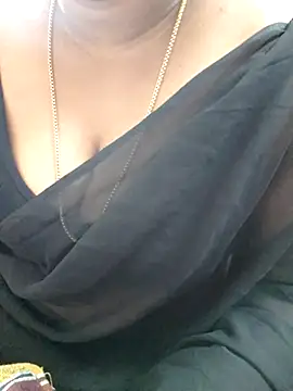 Snapshot of Tamil-rami chatting on 09-23-25, 05:25 Tamil-rami online show from 09-23-25, 05:25