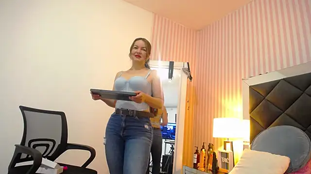 ViictoriaJones  online show from 12-15-25, 01:17