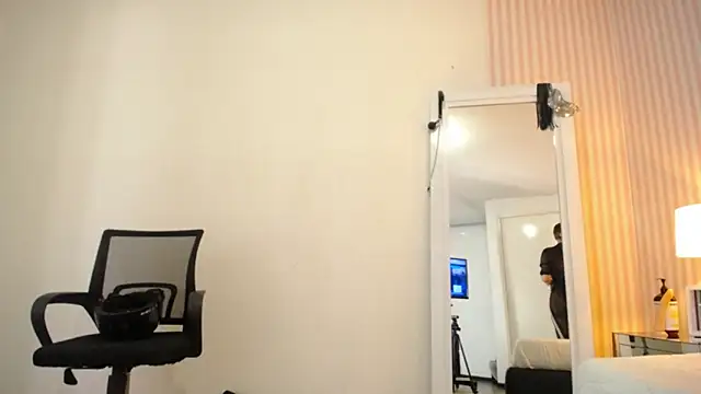 ViictoriaJones  online show from 11-12-25, 03:05